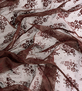 凸花青磚背景與合成纖維織物的現代融合